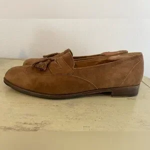 BALLY Tasseled Wingtip Suede Loafer in Snuff Tan Size 12 D 3403 - Tassel Loafer in Snuff Suede – ALDEN SHOES main image 4